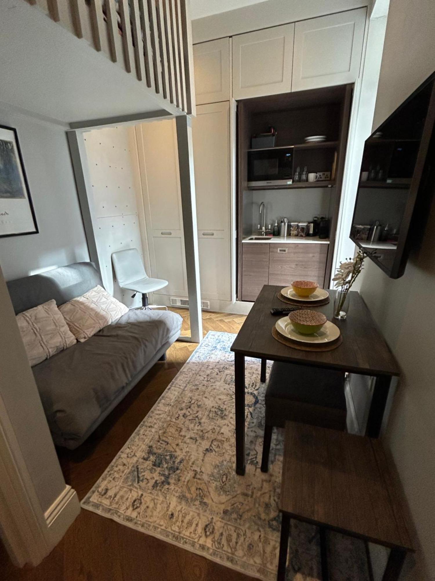 Chelsea Flat, Convenient And Quiet